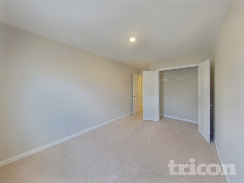 Building Photo - 14 Beautyberry St