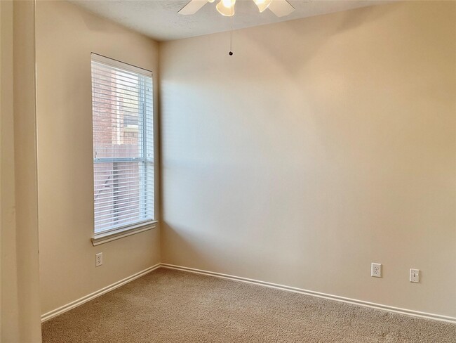 Building Photo - 17810 Serene Shore Dr