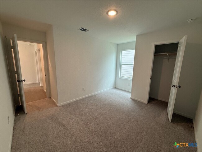 Building Photo - 130 Pastar Fls