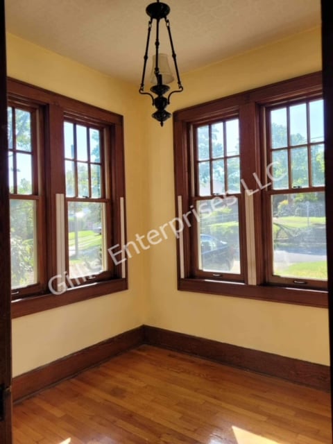 Sun Room - 107 W 11th Ave