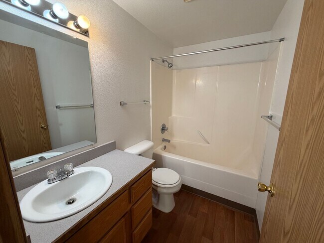 Building Photo - 188