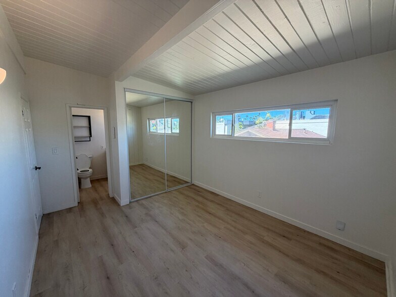 Building Photo - 413 S Myers St