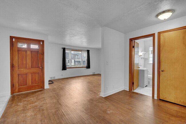 Building Photo - 76 Stearns Ave