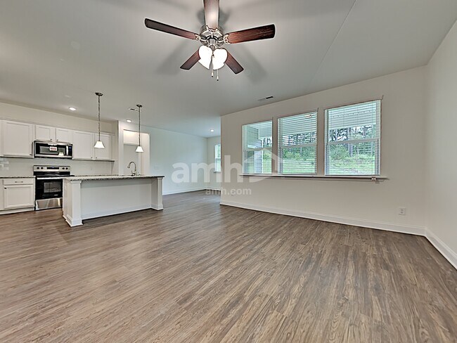 Building Photo - 83 Pullen Dr