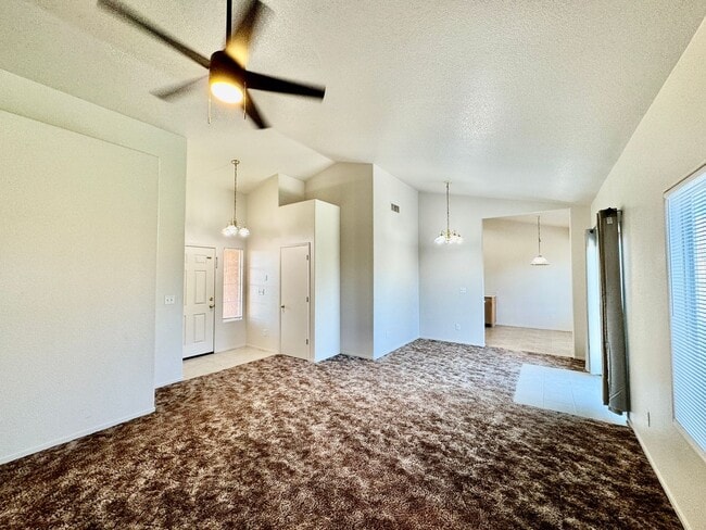 Building Photo - REDUCED!!!    FOR RENT!  3 bedroom 2 bath in Dos Palos