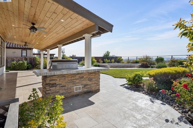 Building Photo - 454 Bengali Ct