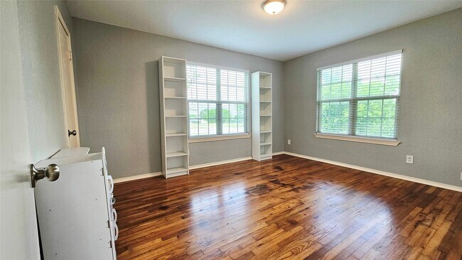 Building Photo - 5075 FM 5