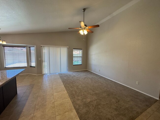 Building Photo - Beautiful & Cozy Chandler Home!