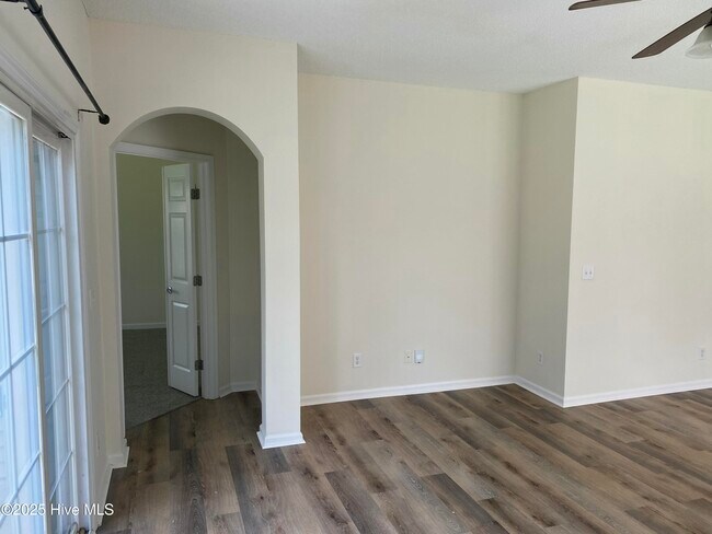 Building Photo - 1004 Foxridge Way
