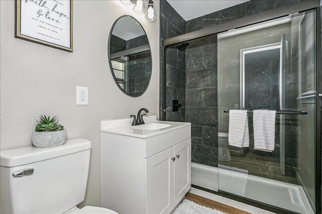 Building Photo - Beautifully Updated Home on nearly ½ Acre! Available for Rent or Rent to Own! Move in Special 1/2...