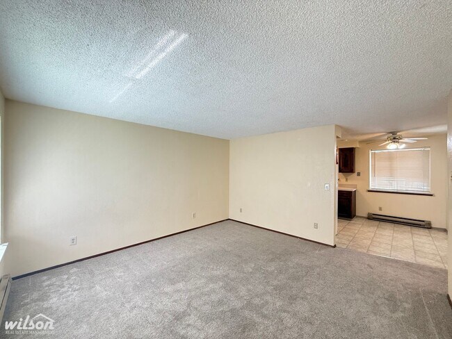 Building Photo - 1211 Ledwich Ave