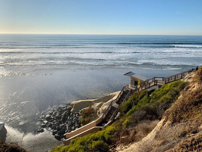 Building Photo - 190 Del Mar Shores Terrace