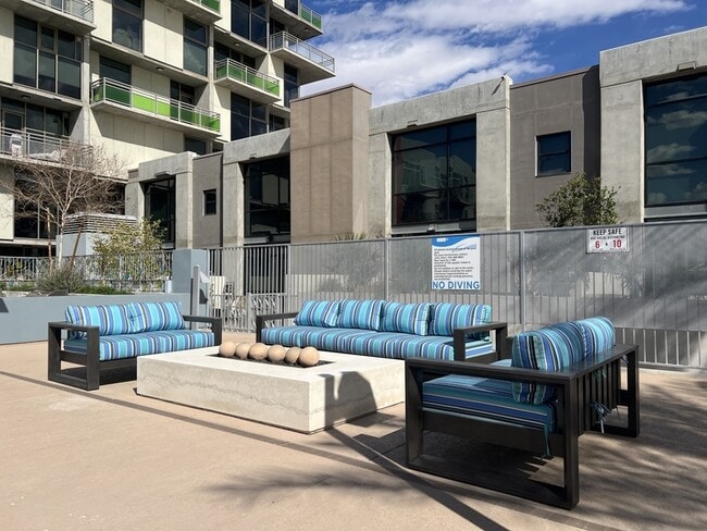 Building Photo - 353 E Bonneville Ave