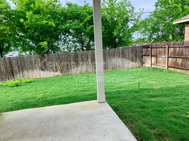 Building Photo - 331 Shale Cir