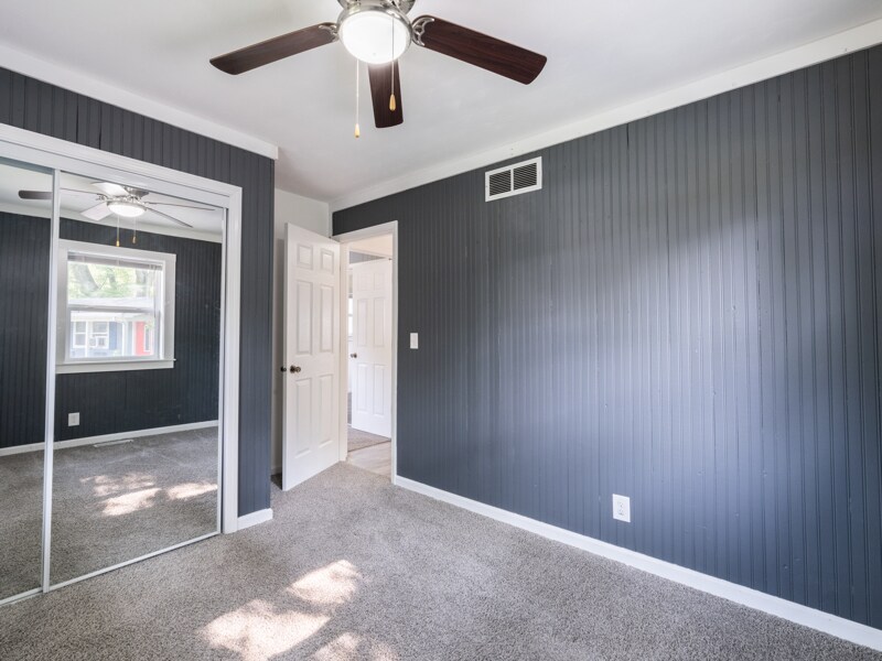 Building Photo - 211 Sharen St