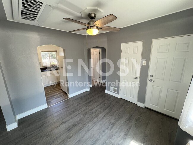 Building Photo - 342 S Alcott St