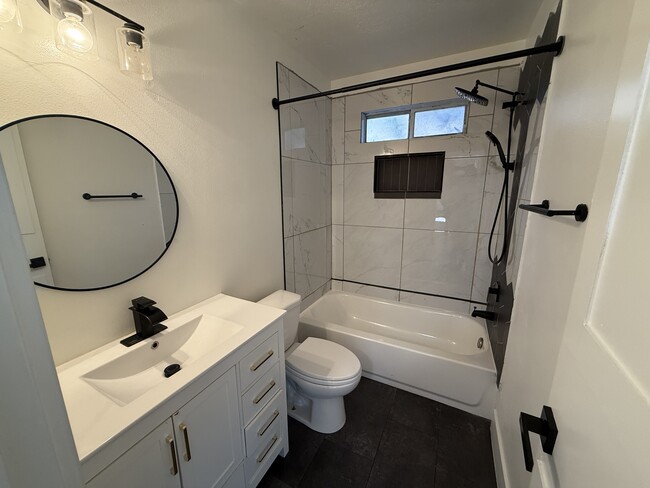 Building Photo - 1170 W 540 N