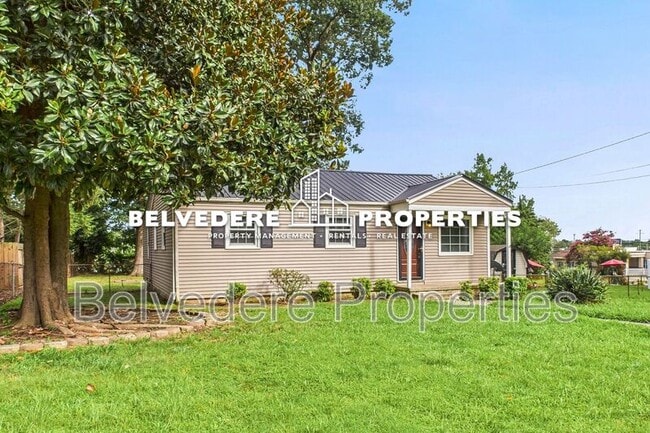 Building Photo - 2913 Wildwood Dr
