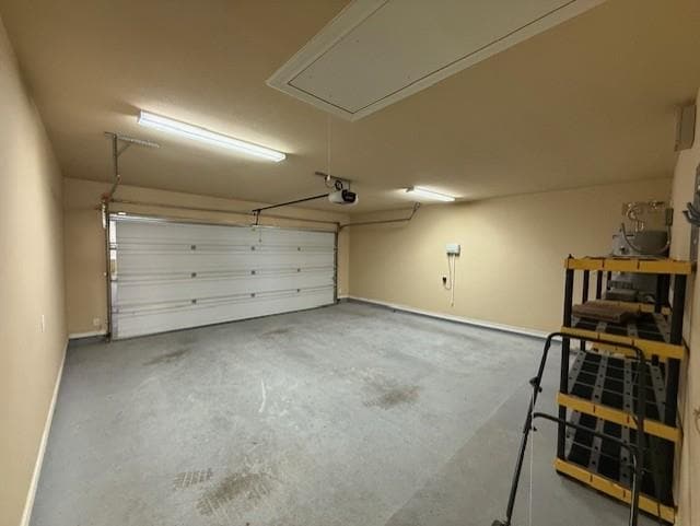 Building Photo - 303 Ladera Dr