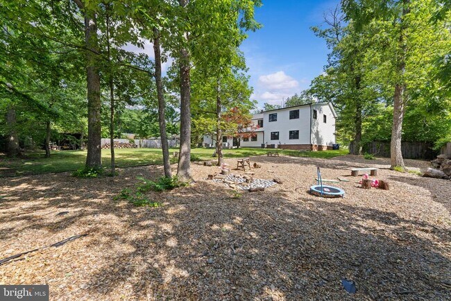 Building Photo - 6909 Pacific Ln