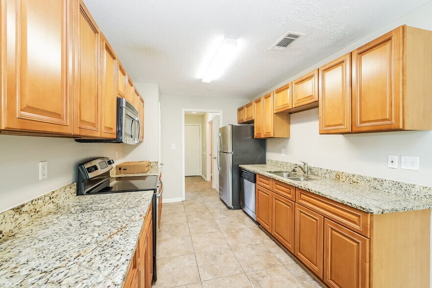 Building Photo - 3910 Pecanville Cove