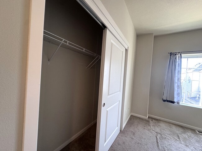 Building Photo - 15154 NW Fig Ln