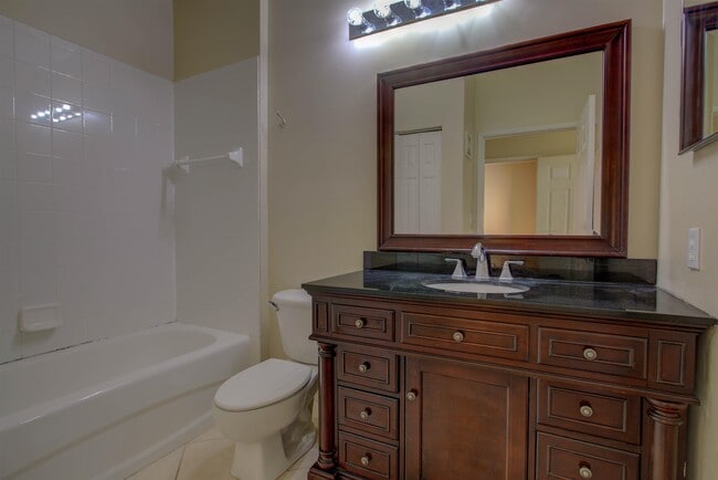 Building Photo - 520 Florida Club Blvd