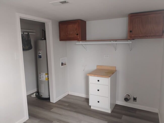 Building Photo - 1118 Parker Ave