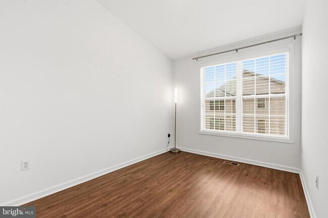 Building Photo - 23167 Flora Mure Dr