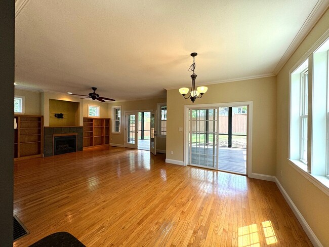 Building Photo - West AVL - Truly Special Custom Build!