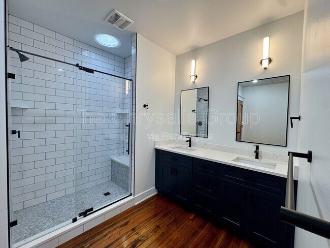 Building Photo - 209 W Main St