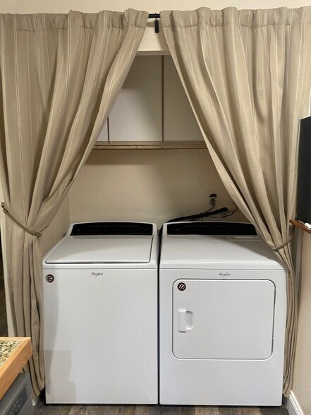 Building Photo - 335 SW 1st St