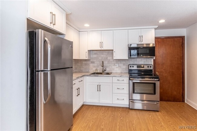 Building Photo - 194 Boncroft Dr