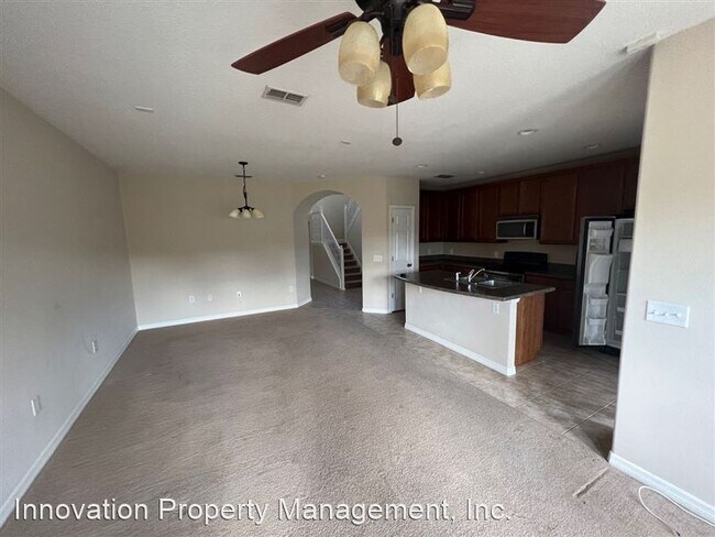 Building Photo - 2227 Seven Oaks Dr
