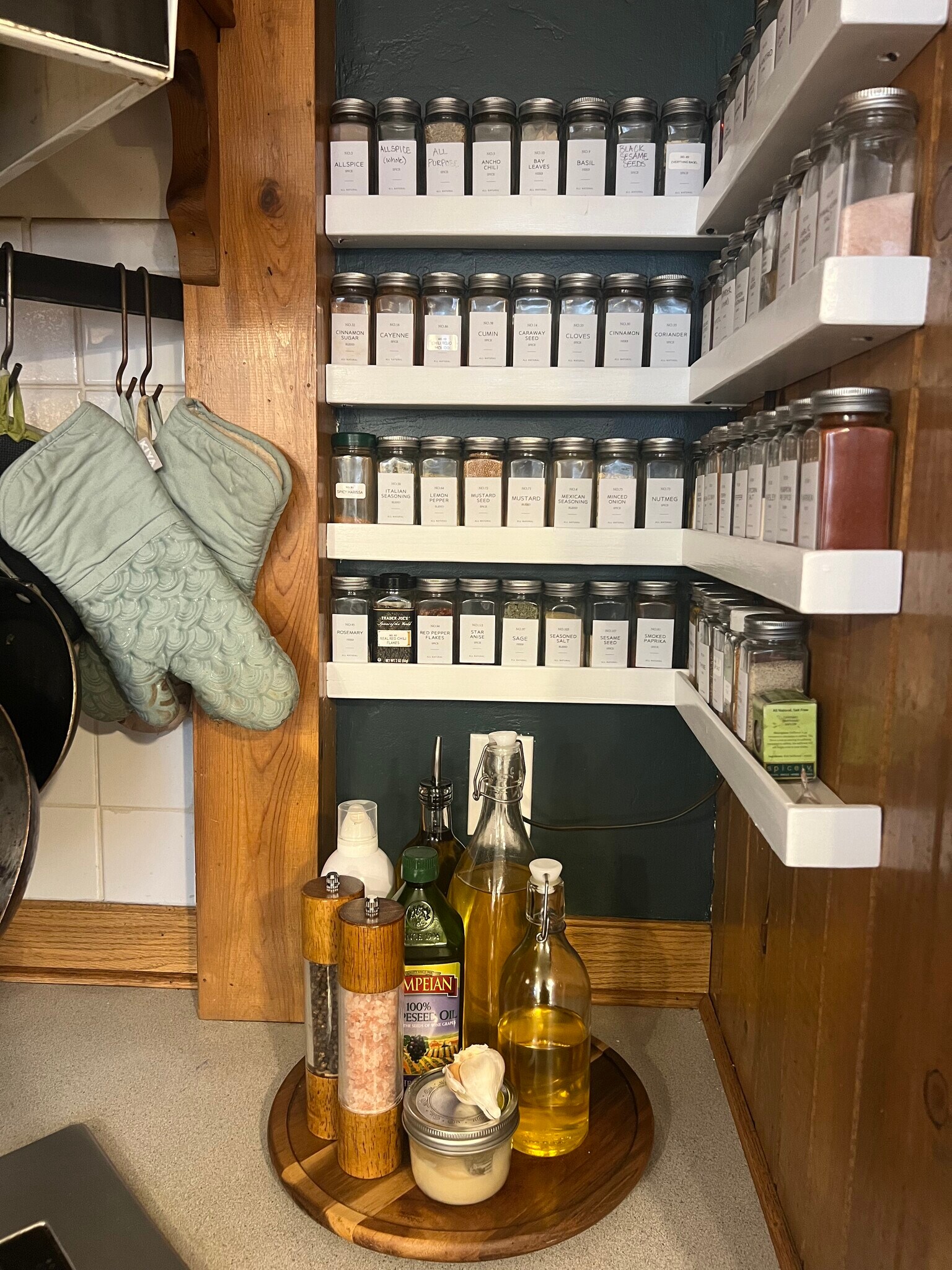 Building Photo - 616 W Mulberry St