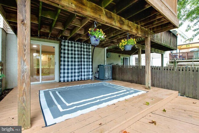 Building Photo - 5420 King Arthur Cir