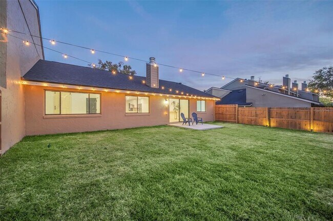 Building Photo - 8244 Limetree Ct