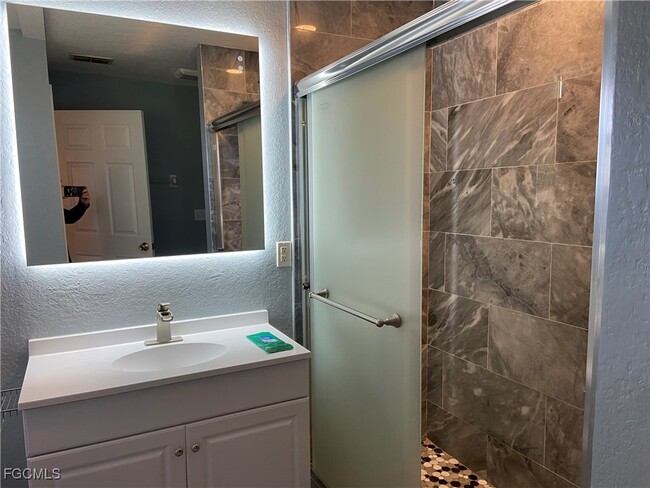 Building Photo - 2002 SW 15th Pl