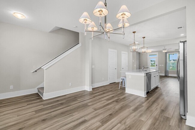 Building Photo - Beautifully Upgraded 3 Bedroom, 2.5 Bathro...