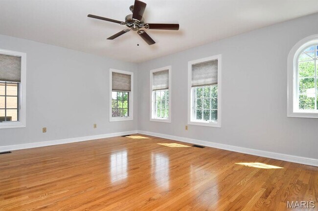 Building Photo - 20 Brighton Way