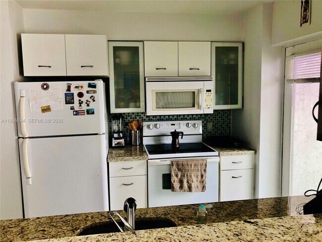 Building Photo - 650 NE 64th St