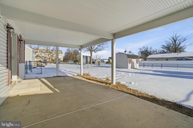 Building Photo - 806 Bordentown Rd