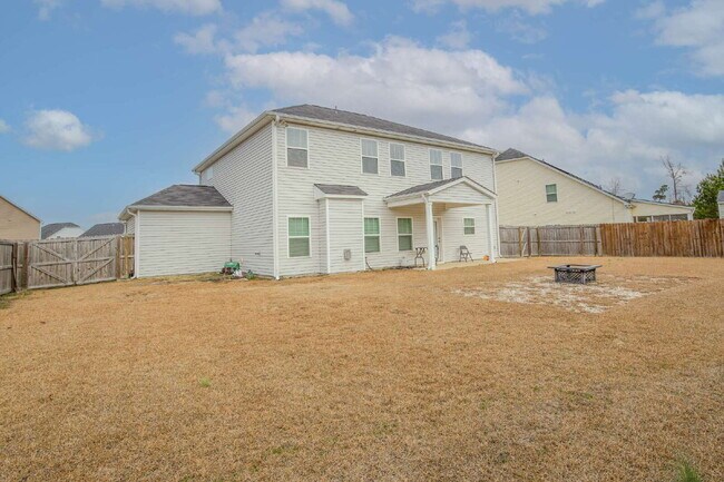 Building Photo - This Isn't a Rental. It's 2,400 Sq. Ft. of Room to Actually Live — Highcroft, Fayetteville
