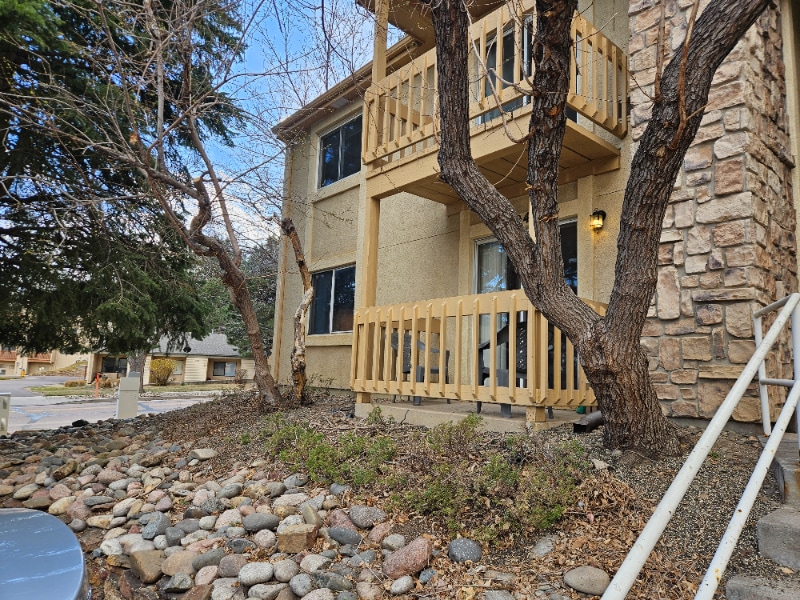 Building Photo - 912 Tenderfoot Hill Rd