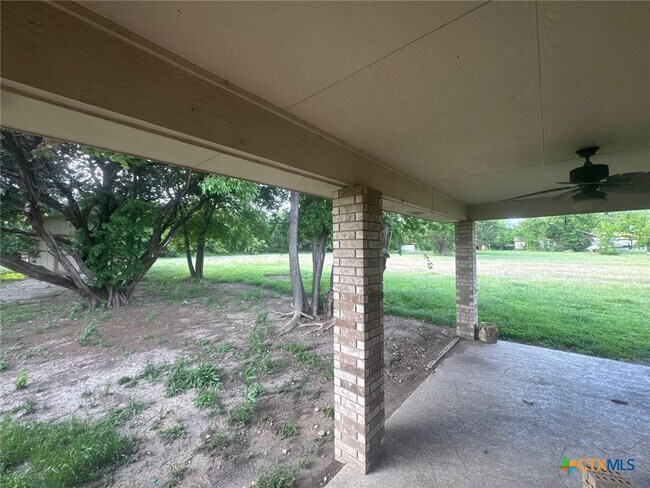 Building Photo - 2311 Old FM 440 Rd