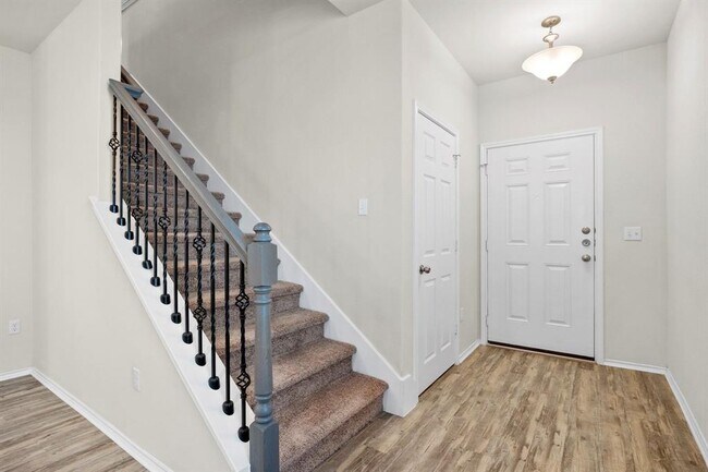 Building Photo - 10402 Abana Way