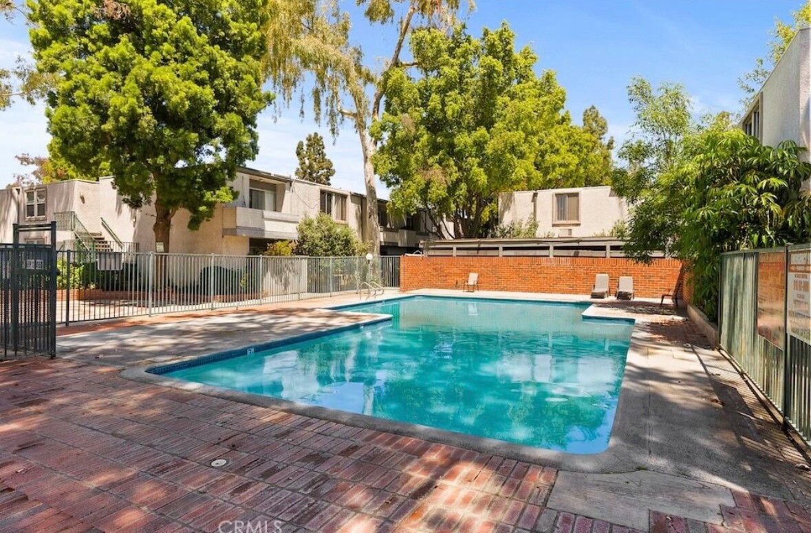 Building Photo - 18620 Hatteras St