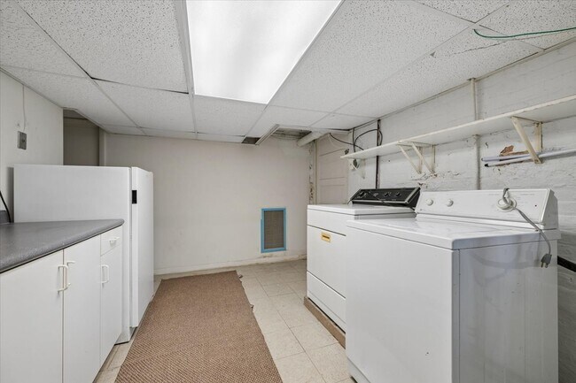 Building Photo - 110 13th St