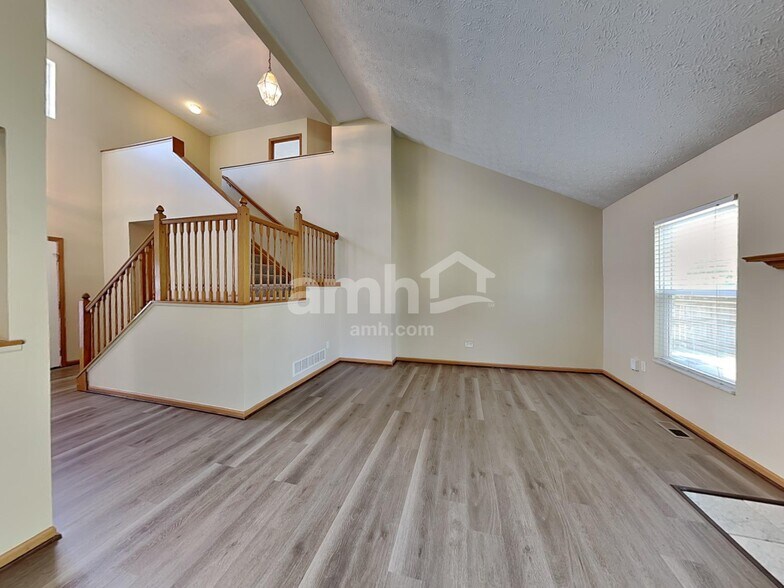 Building Photo - 3939 Eastrise Dr