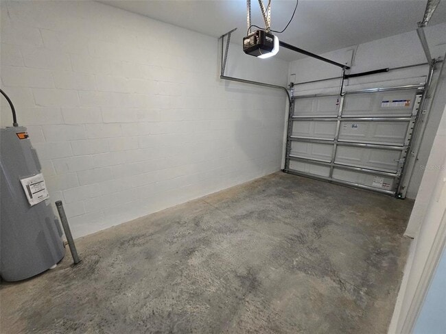 Building Photo - 3070 Chantilly Dr